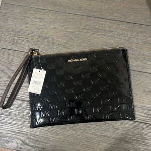 NWT Michael Kors wristlet